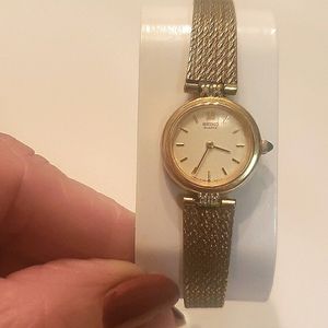 Vintage Seiko Quartz classic goldtone watch,braided band, & diamond like ascents